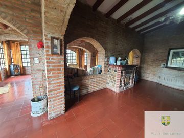 Venta de Importante esquina comercial en Villa Cura Brochero N002CB