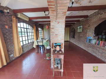 Venta de Importante esquina comercial en Villa Cura Brochero N002CB