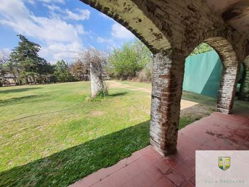 Venta de Importante esquina comercial en Villa Cura Brochero N002CB