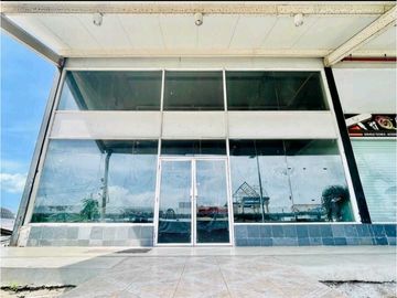 VENTA LOCAL FRENTE A PARADA DE BUS FRENTE A LOS PUEB