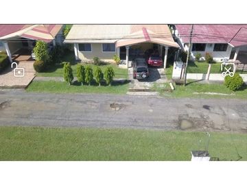 VENTA DE CASA EN SAN CARLITOS CERCADA ATRAS