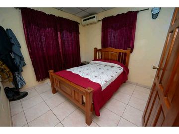VENTA DE CASA EN SAN CARLITOS CERCADA ATRAS