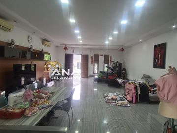 ANA RUMAH MEWAH LUAS 8X22M 4LT BANGUNAN BAGUS DAN KOKOH DI JELAMBAR rc