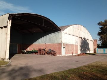 Edificio Comercial en Banda Del Rio Sali