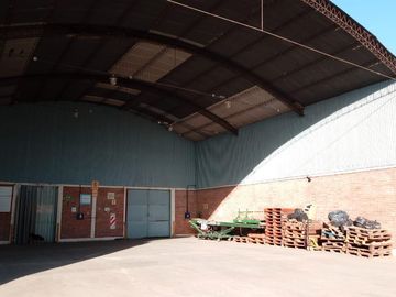 Edificio Comercial en Banda Del Rio Sali