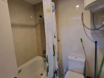 Disewakan apartemen trivium 1br the suites bagus dan nyaman