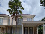 Rumah di Grand Island Pakuwon City Bagus Furnish dekat Kenjeran