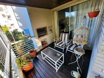 APTO CRÉDITO! Cómodo 4 ambientes con cochera, balcón y parrilla. Villa Urquiza