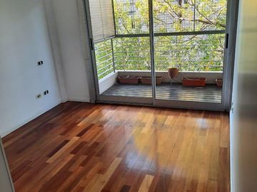 APTO CRÉDITO! Cómodo 4 ambientes con cochera, balcón y parrilla. Villa Urquiza