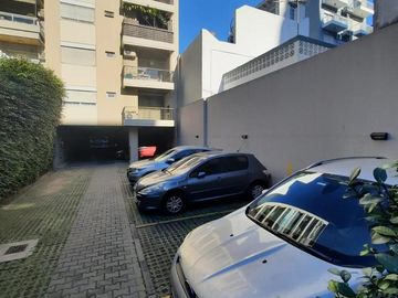 APTO CRÉDITO! Cómodo 4 ambientes con cochera, balcón y parrilla. Villa Urquiza