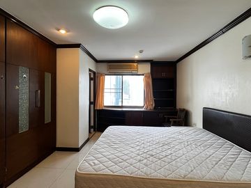 Spacious 3-Bed Condo Regent on the Park 1 Sukhumvit 26