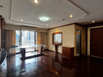 Spacious 3-Bed Condo Regent on the Park 1 Sukhumvit 26
