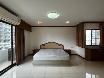 Spacious 3-Bed Condo Regent on the Park 1 Sukhumvit 26