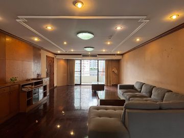 Spacious 3-Bed Condo Regent on the Park 1 Sukhumvit 26