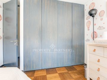 Remodelado con vista directa y despejada al Club de Golf