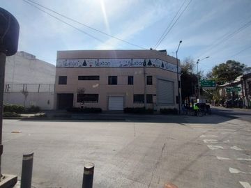 Local en 3 niveles 1309m2