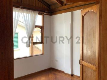 De Venta Casa en conjunto. Sector Santa Lucía-Collaloma