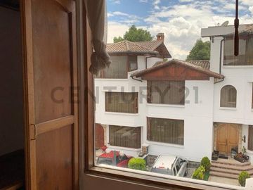 De Venta Casa en conjunto. Sector Santa Lucía-Collaloma