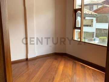 De Venta Casa en conjunto. Sector Santa Lucía-Collaloma