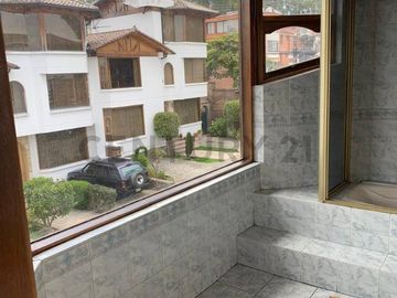 De Venta Casa en conjunto. Sector Santa Lucía-Collaloma