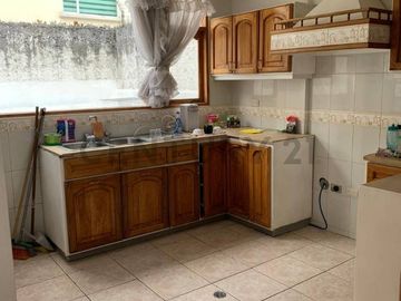 De Venta Casa en conjunto. Sector Santa Lucía-Collaloma