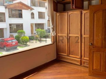 De Venta Casa en conjunto. Sector Santa Lucía-Collaloma