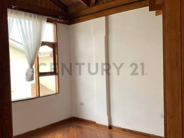 De Venta Casa en conjunto. Sector Santa Lucía-Collaloma
