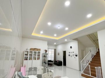 Rumah Siap Huni Minimalis Modern dekat Univ. Muhammadiyyah Surabaya