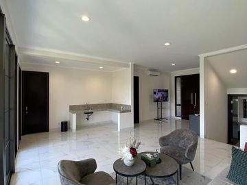 RUMAH MEWAH 2L DI BANDUNG ASRI TEPI DANAU CLUBHOUSE DEKAT TOL BUAHBATU