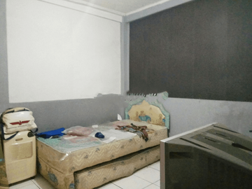 Rumah Interior Kayu Halaman Luas Akses Jalan 2 Mobil S8609
