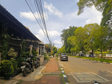 Rumah Tinggal Pinggir Jalan Raya Di Cipinang S8608