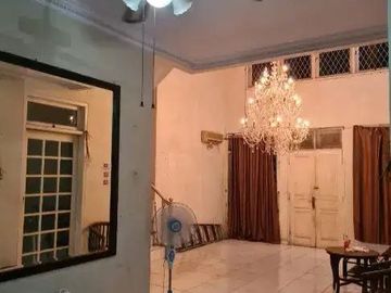 DIJUAL RUMAH SEMI FURNISH 2LANTAI DI PERUM ERAMAS 2000 JAKARTA TIMUR