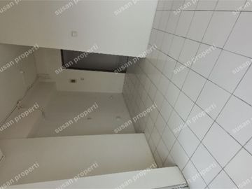 disewakan unit kosongan 2 bed room lt rendah bulanan grand asia afrika