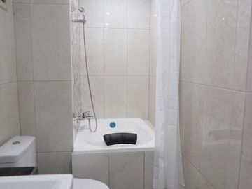 Disewakan Apartemen Trivium 2br Bagus dan Strategis dekat Pintu Tol