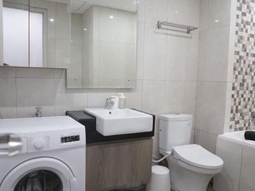 Disewakan Apartemen Trivium 2br Bagus dan Strategis dekat Pintu Tol