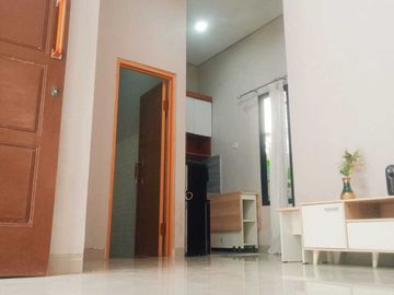 Rumah strategis jalan utama dekat Summarecon crown gading