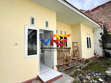 RUMAH DI JALUR UTAMA TAMAN GADING JEMBER