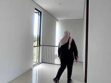 Rumah Cirebon Desain Mewah, Lokasi Premium!