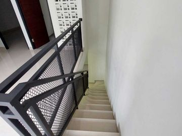 Rumah buana Gardenia 2 lantai siap huni