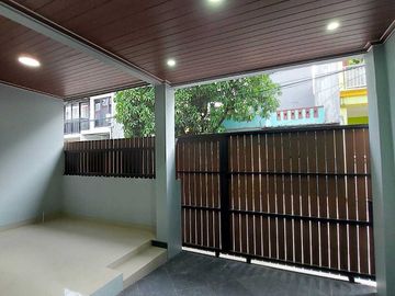 Rumah buana Gardenia 2 lantai siap huni