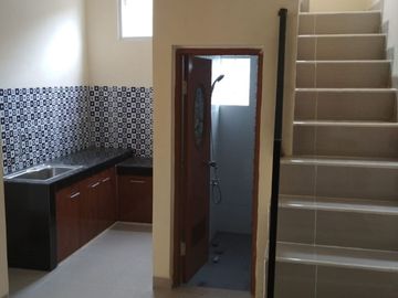 Rumah 2 Lt Strategis 10 Menit ke RS Permata Bekasi Hadap Timur J-27337
