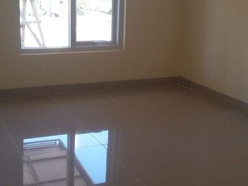Rumah 2 Lt Strategis 10 Menit ke RS Permata Bekasi Hadap Timur J-27337