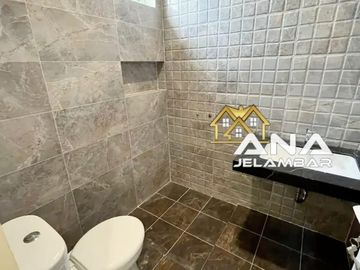 ANA RUMAH BARU UK 7X20M DI KOMPLEK DUTA MAS JELAMBAR