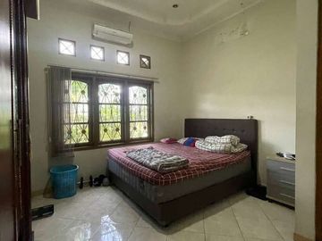 Rumah Tinggal Asri Tepi Jalan Aspal dekat area penginapan