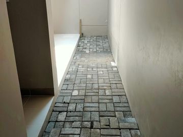 Disewakan cepat rumah golf island type palm unit langka belakang rapi