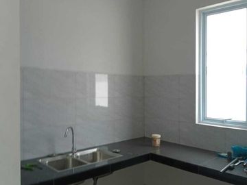 Rumah Hook di Azure Bay Pasir Putih dekat Wisata Taman Ocarina