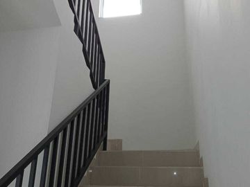 Rumah Hook di Azure Bay Pasir Putih dekat Wisata Taman Ocarina