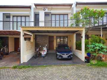 Rumah Terawat 2 Carport Dekat Transpark Mall Bintaro Bisa KPR J-23362