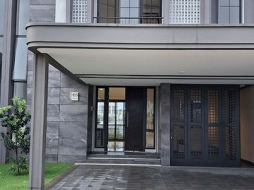RUMAH DIJUAL DI BANDUNG MODERN MEWAH 2LT TEPI DANAU EXIT TOL BUAHBATU