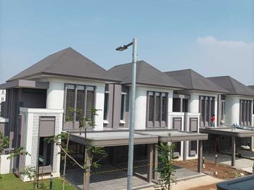 RUMAH DIJUAL DI BANDUNG MODERN MEWAH 2LT TEPI DANAU EXIT TOL BUAHBATU